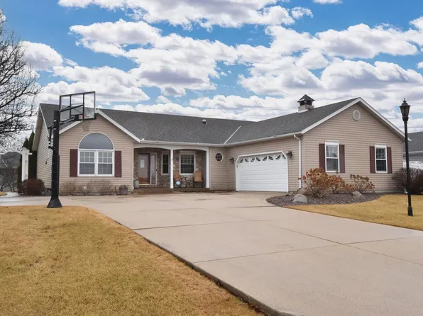 7837 North Tichigan ROAD, Waterford, WI 53185