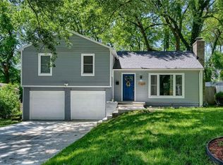 7636 Windsor St, Prairie Village, KS 66208