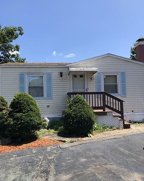 1st image of 266 Newbury St Lot 14