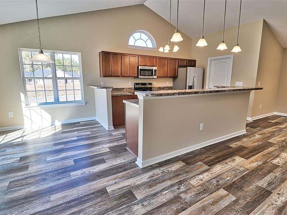 1st image of 373 Blue Rock Dr