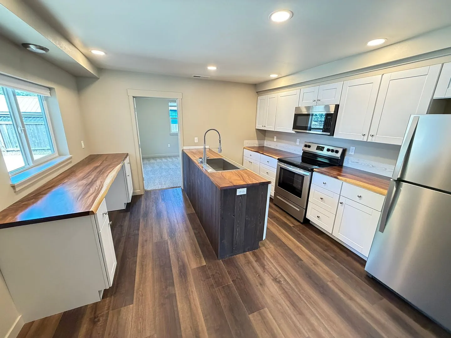 Remodeled 3 Bedroom House! — Photo 4