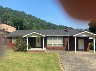 264 Frank St, Paintsville, KY 41240