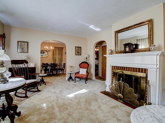 3rd image of 3380 Woodland Dr