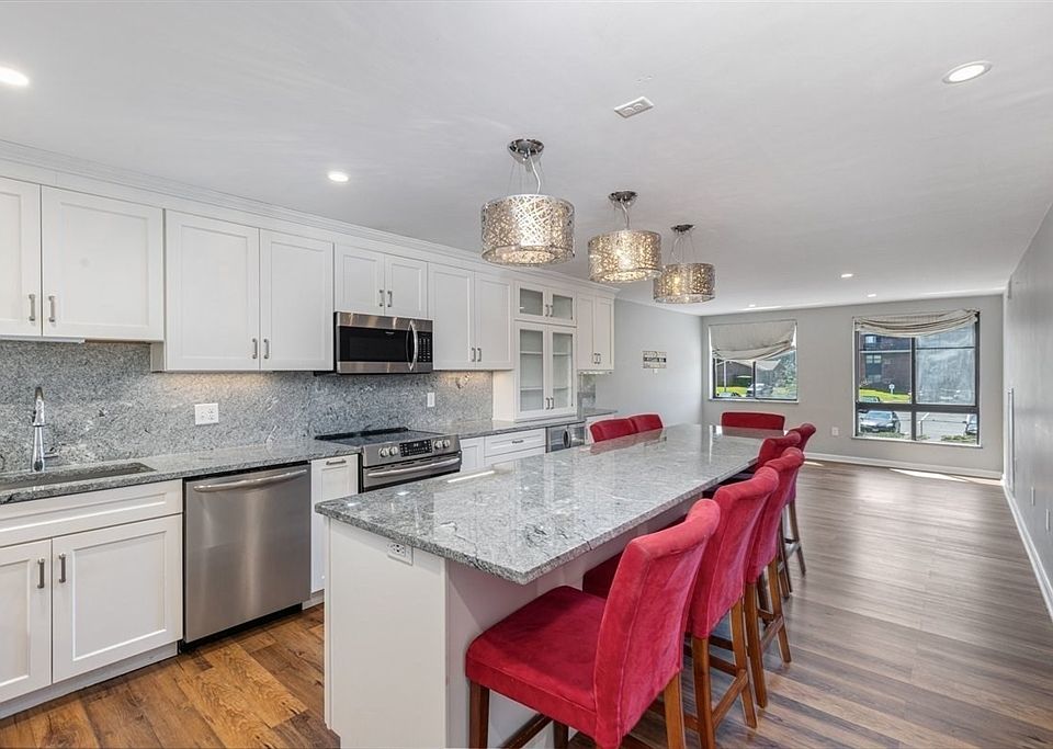 1st image of 100 Ledgewood Dr APT 410