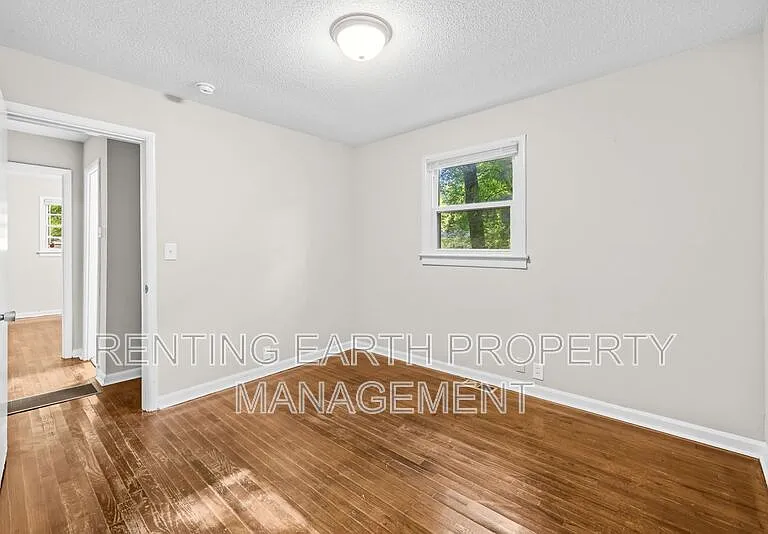 1128 Cardwell Ln — Photo 6
