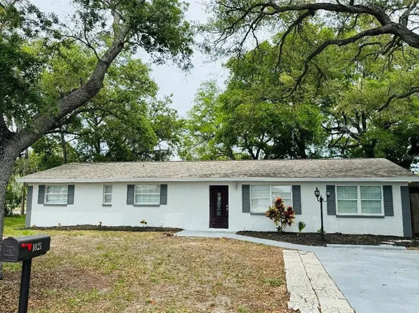 1021 Fairburn Ave, Clearwater, FL 33755