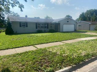1011 Robin St, De Pere, WI 54115