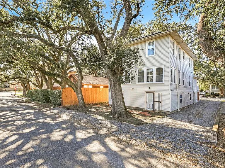 6733 Catina St — Photo 18
