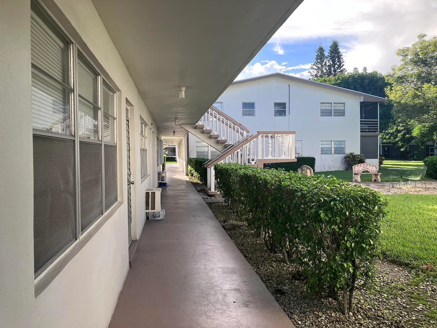 1 bed, 1.5 bath, 684 sqft, $1,300 — Photo 4