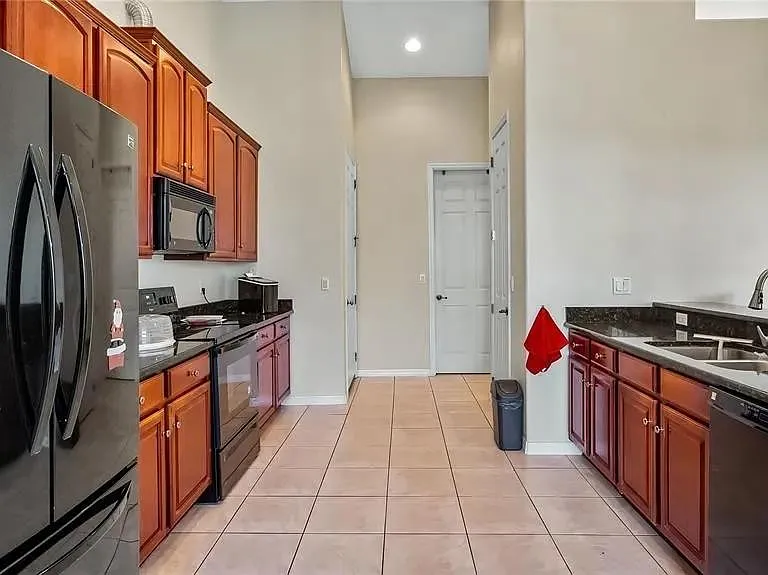 13036 Baybrook Ln — Photo 11