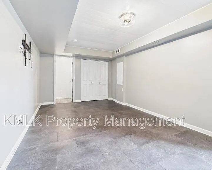 4037 N Steels Cir — Photo 53