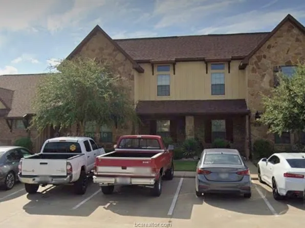 403 Momma Bear Dr, College Station, TX 77845