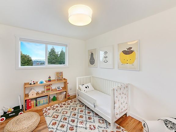 5th image of 461 168th Ave SE