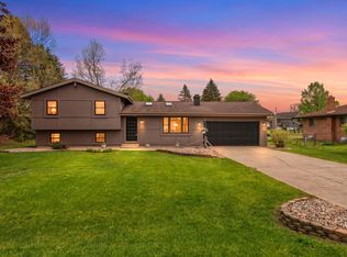 55944 Buckeye Rd, Mishawaka, IN 46545