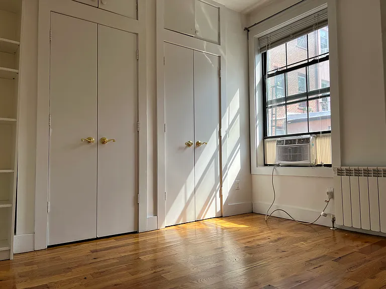 152 Franklin St #2R — Photo 5