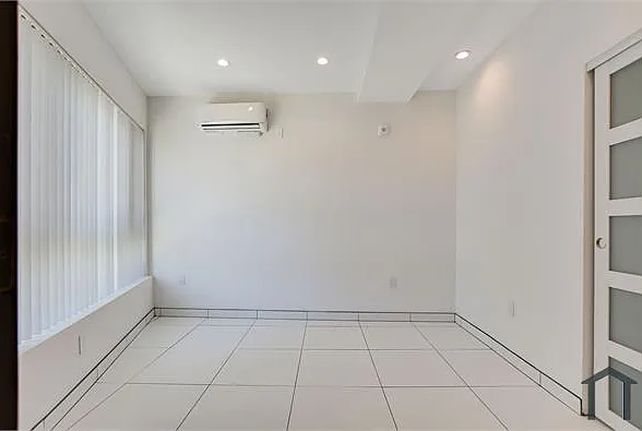 2 bed, $4,300 — Photo 2