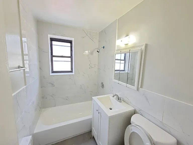 603-604 Elizabeth Ave #4A — Photo 2