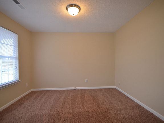 5th image of 3101 Woodbluff Dr