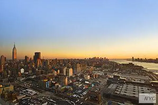 Sold by Bouklis Group | media 1