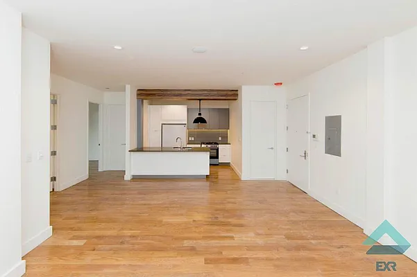 Rented by EXR | media 33