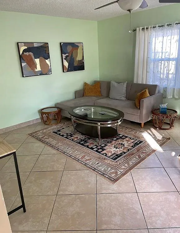 2 bed, 1.0 bath, 852 sqft, $2,000 — Photo 4