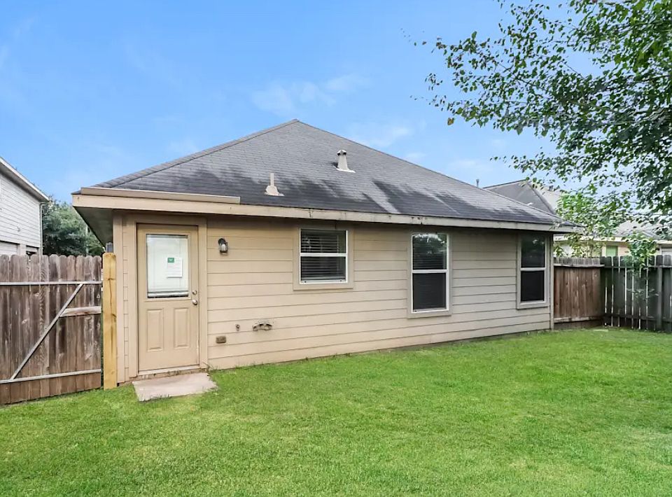 1st image of 35835 Regal Trace Ln #15835