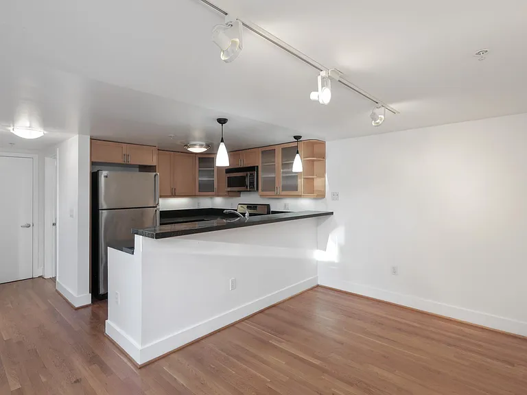 460 Natoma St #9 — Photo 4