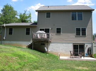 112 Liberty Cir, Hazleton, PA 18202
