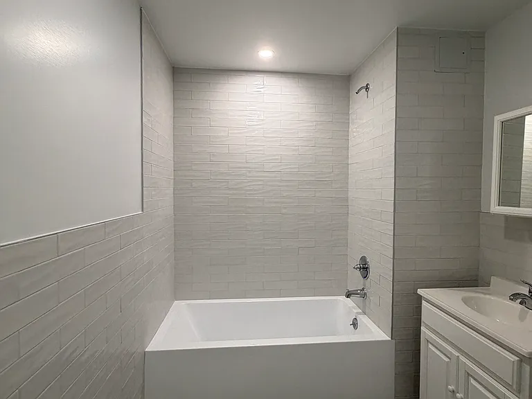 2512 Bronx Park E #A — Photo 19
