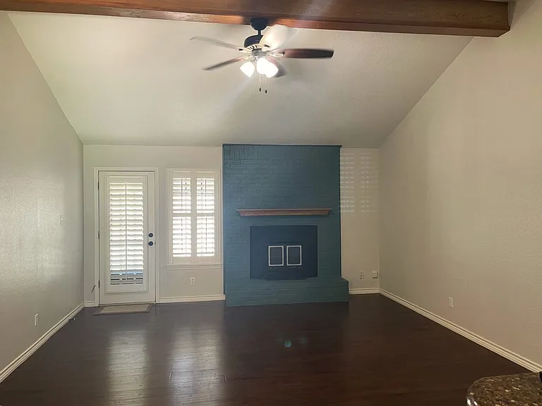 4004 Livingston St — Photo 3