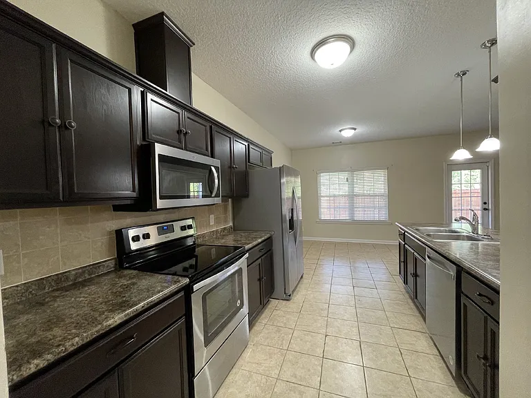 1322 Windrow Dr — Photo 3