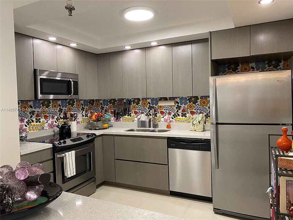 1st image of 9 Island Ave APT 2302