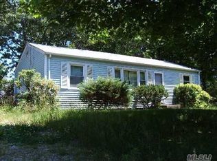 17 Wabil Rd, Miller Place, NY 11764