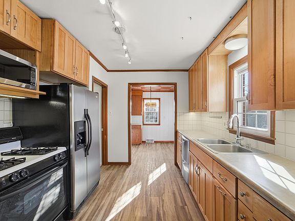 5th image of 806 Murray Dr