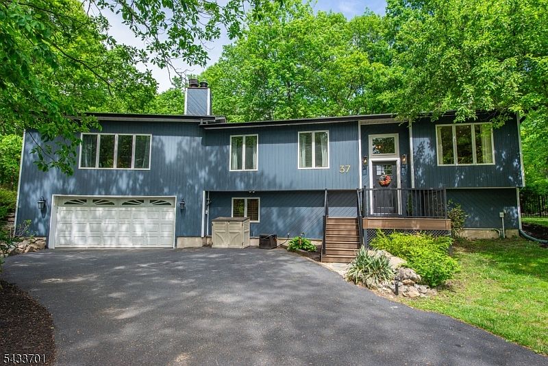 1st image of 37 Green Rd