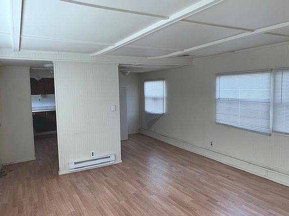 2nd image of 1613 Lands End St