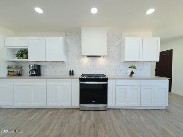 5923 W FAIRMOUNT Avenue, Phoenix, AZ 85033