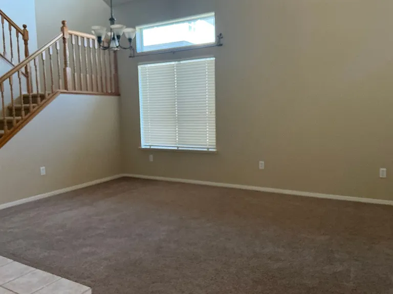 2023 Lauritson Ln — Photo 4