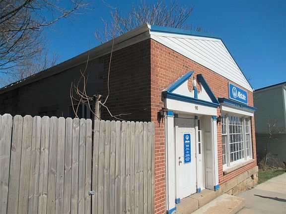 3rd image of 90 W Main St