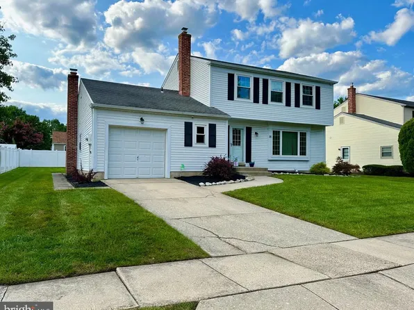 20 Luray Ln, Marlton, NJ 08053