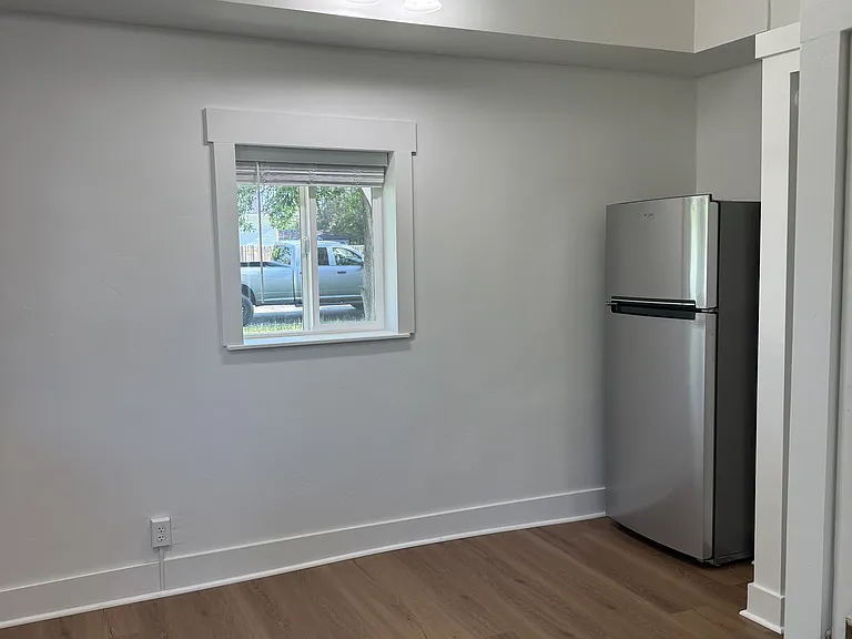 215 S 400 W #A — Photo 11