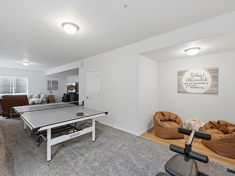 8258 Sprague Way — Photo 9