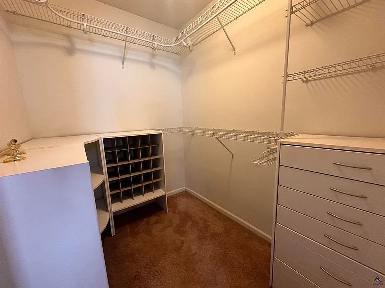 123 Larkspur Ln — Photo 12