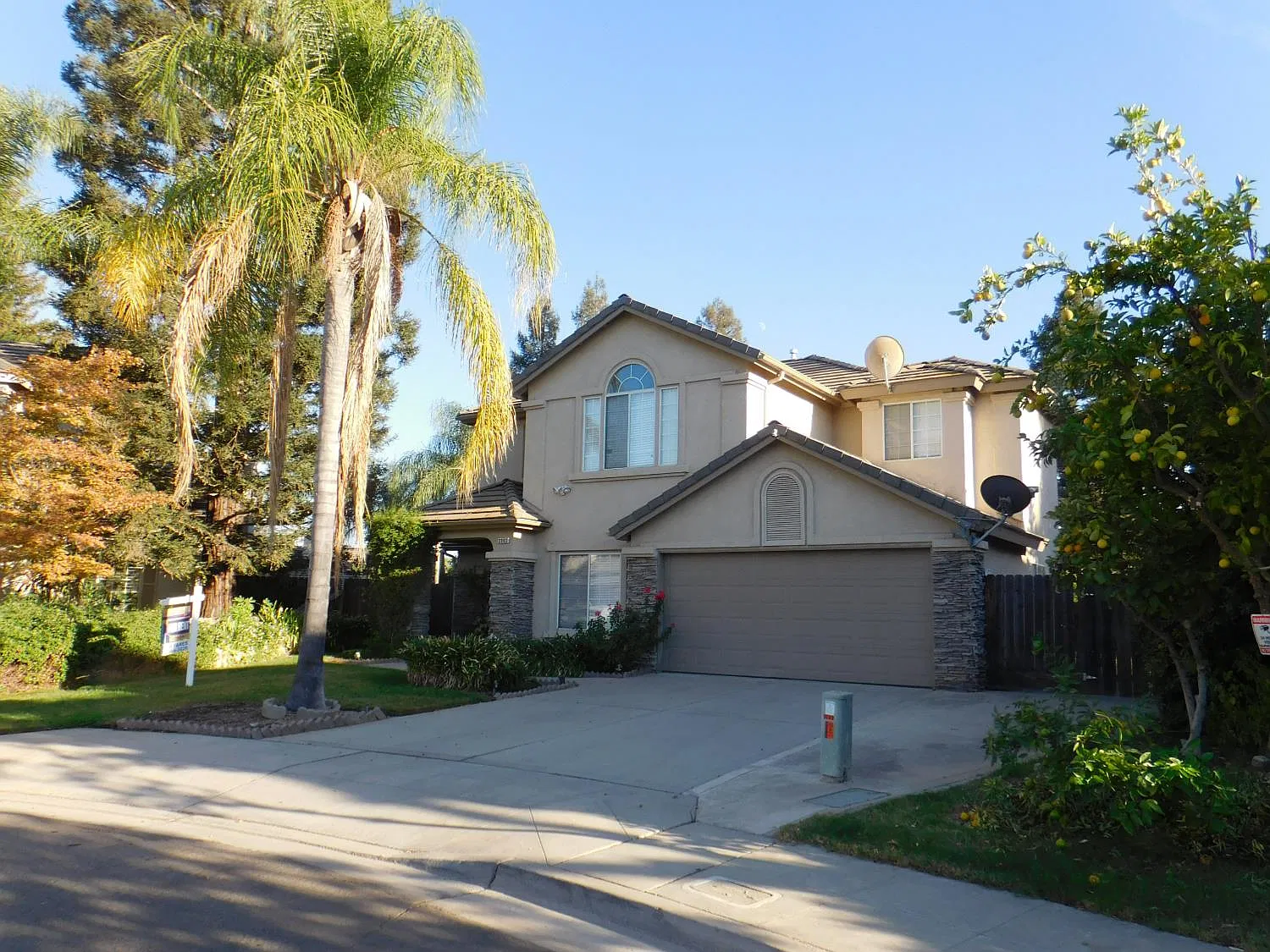 5 bed, 2405 sqft, $3,000 — Photo 2