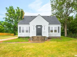 211 E State St, Washburn, IL 61570