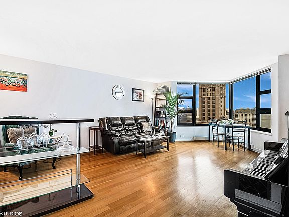 3rd image of 401 E Ontario St APT 1803