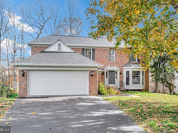 3rd image of 10313 Lexington Ct