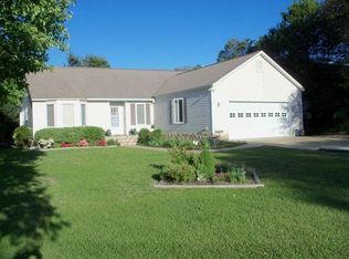 108 Cedar Rd, Pine Knoll Shores, NC 28512