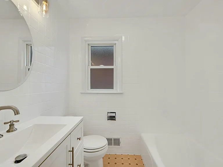 126 Huber St — Photo 11