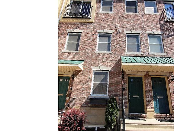 2nd image of 715 Brown St Unit C